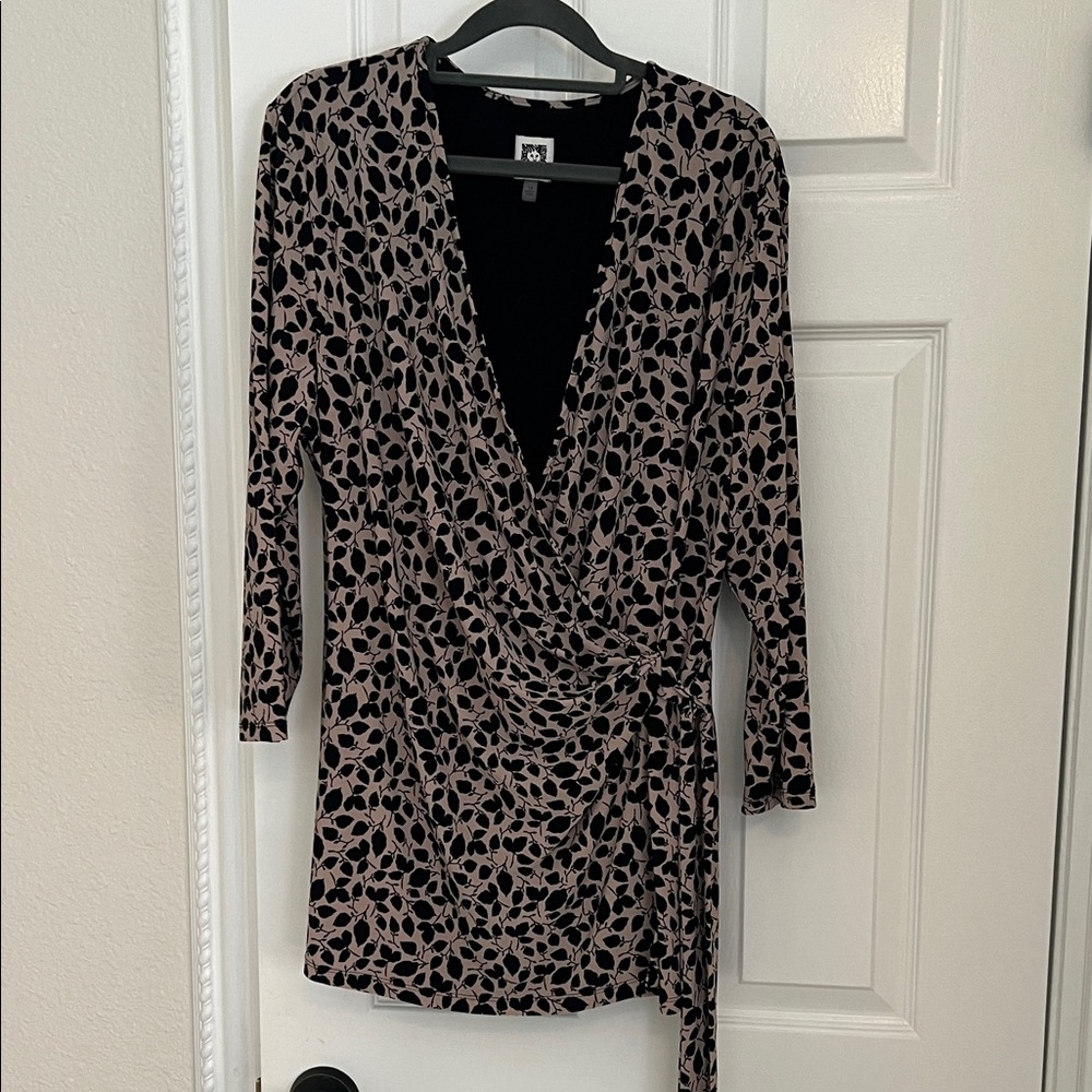Anne Klein Black and Tan Print  Blouse